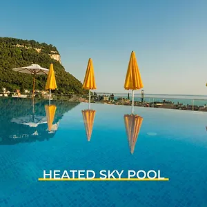 Hotel Sky Pool Sole Garda